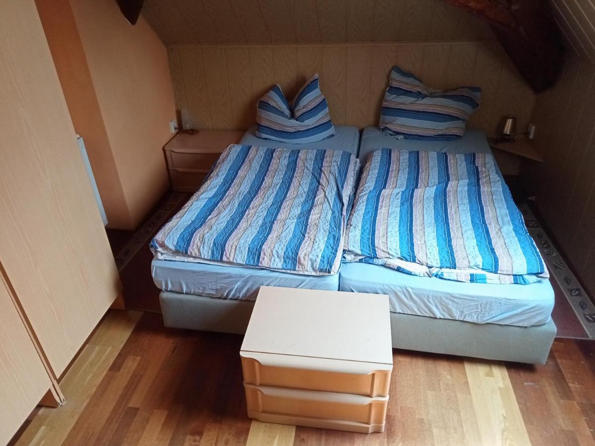 Uebernachtungszimmer 1 Schlettau Екстериор снимка